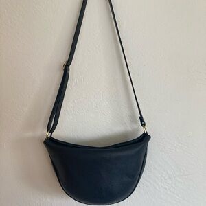 Classic Black Leather Crossbody Bag - Unbranded
